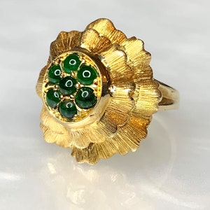 Vintage Jadeite Flower Ring: 14k Gold Gemstone Ring (US 6 3/4)