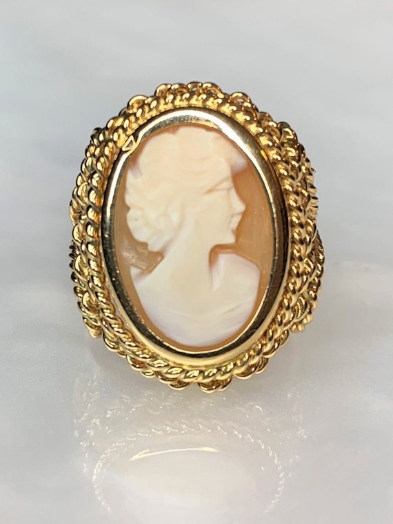 Cameo Ring, Vintage Gold Ring, Vintage Gold Jewel… - image 1