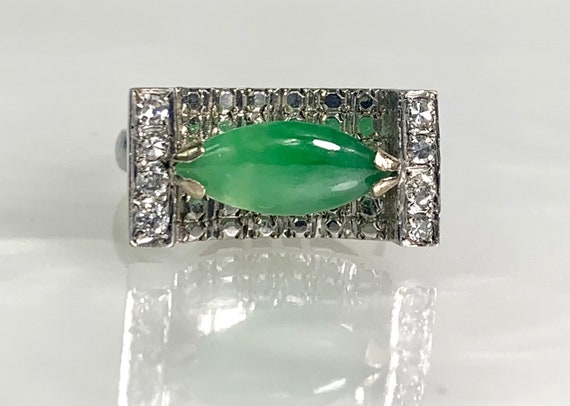 Anello vintage in giada verde marquise: diamanti in oro bianco 14k