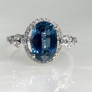 Oval Blue Sapphire Ring: 14k White Gold Diamond Halo, US 7 1/2
