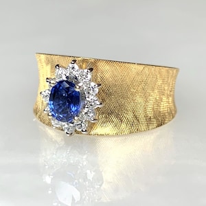 Vintage Blue Sapphire 14k Gold Engagement Ring with Diamond Halo