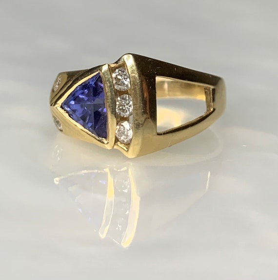 Vintage Tanzanite Ring, Trillion Ring, Tanzanite E