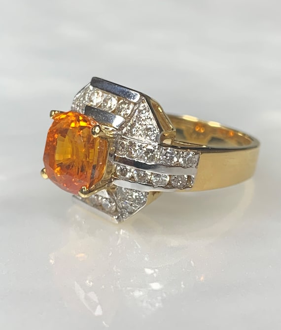 orange sapphire - Gem