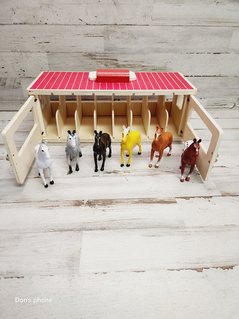 Melissa & Doug Take Along Show Horse Stable With 3 Horse, a Cow and Two