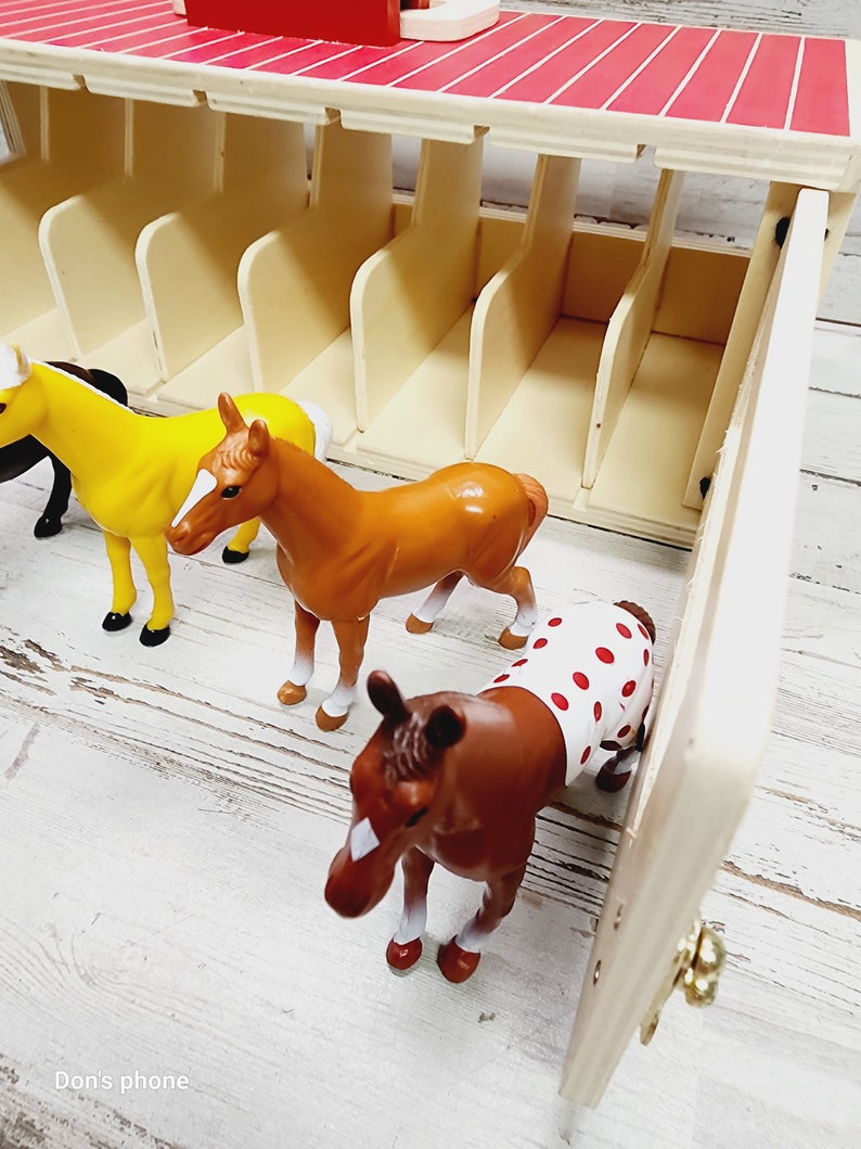 Melissa & Doug Take Along Show Horse Stable With 3 Horse, a Cow and Two