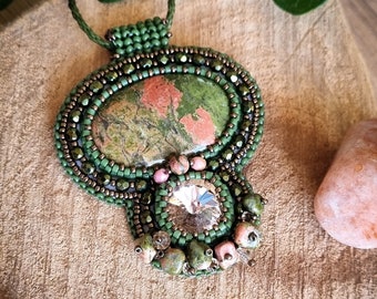 Embroidered necklace in Unakite, green and bronze Miyuki glass beads, Swarovski crystal. Lithotherapy