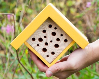Bee Hotel | Mini Bee House | Gift for Gardeners | Housewarming gift | Gardener Organic Gift | Garden Gifts | Eco Frienfly Gift | Vegan