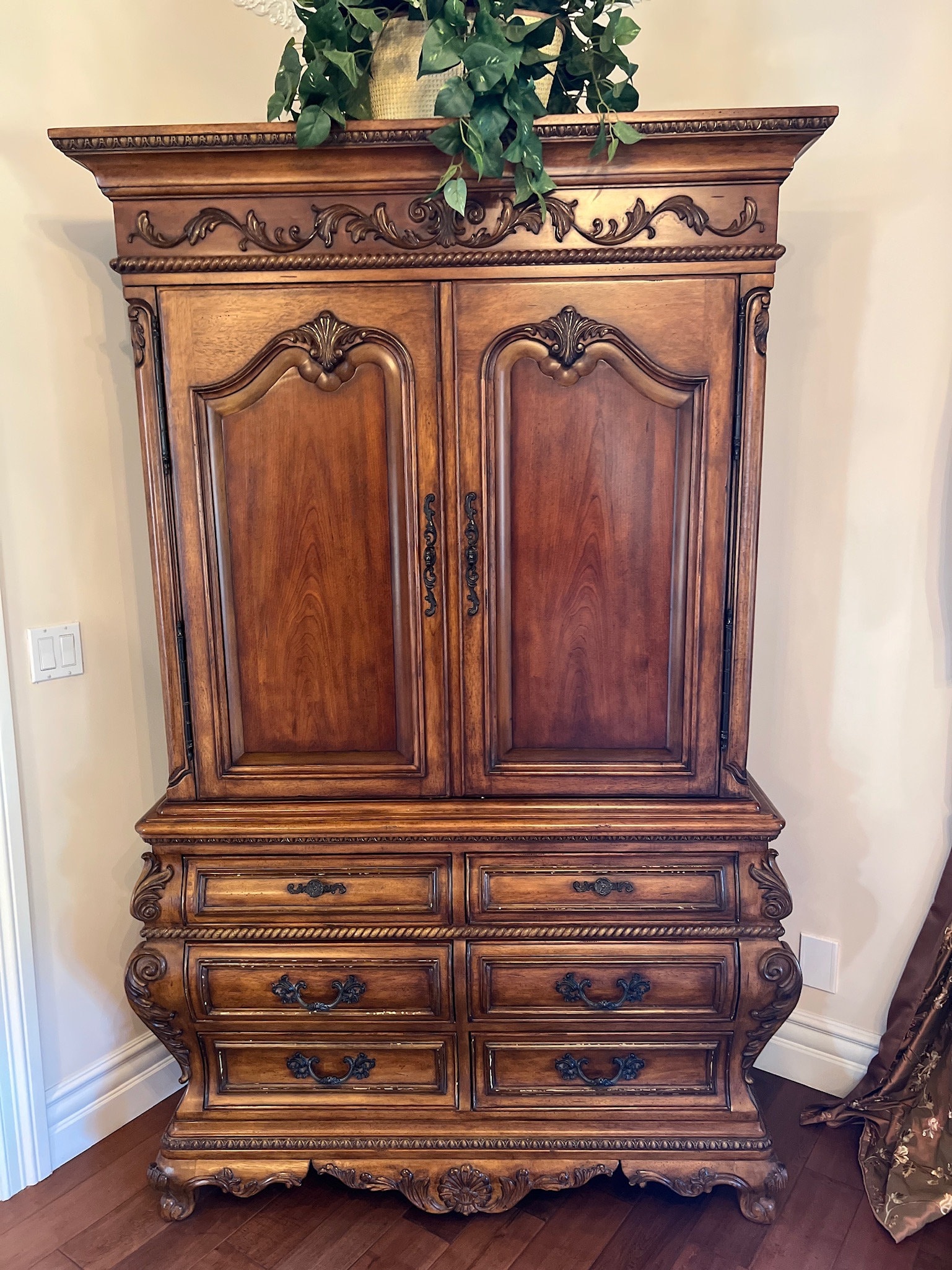 Vintage thomasville armoire deals
