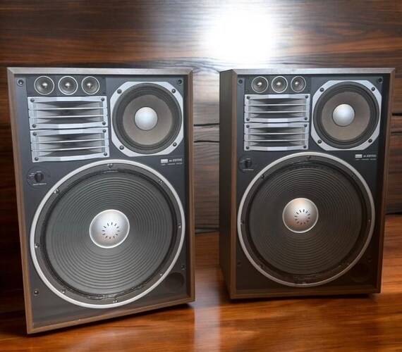 Vintage 1979 Pair Sansui SP X9700 Wood Classic Power Sound