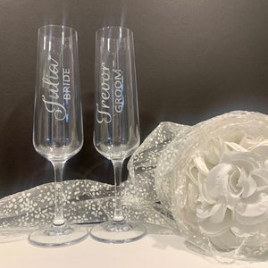 Custom Stemmed  Elegant Bride Groom Champagne Flutes Set -  - Custom Wedding Glasses - Elegant Toasting Flutes - Set of 2