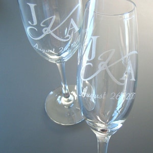 Personalized Wedding Toasting Flute - Monogram Toasting Flute -  Personalized Champagne Flute Glass - Custom Wedding - Set of 2