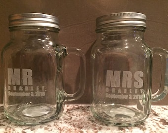 Personalized Glass Mason Jars for Bride Groom - Wedding Mason Jar Set - Mr and Mrs Mason Mug Jars - Custom Mason Jar Mugs with Lids