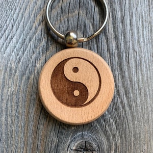 Yin Yang Custom Engraved Maple Wood Key Chain Key Tag Round Shape
