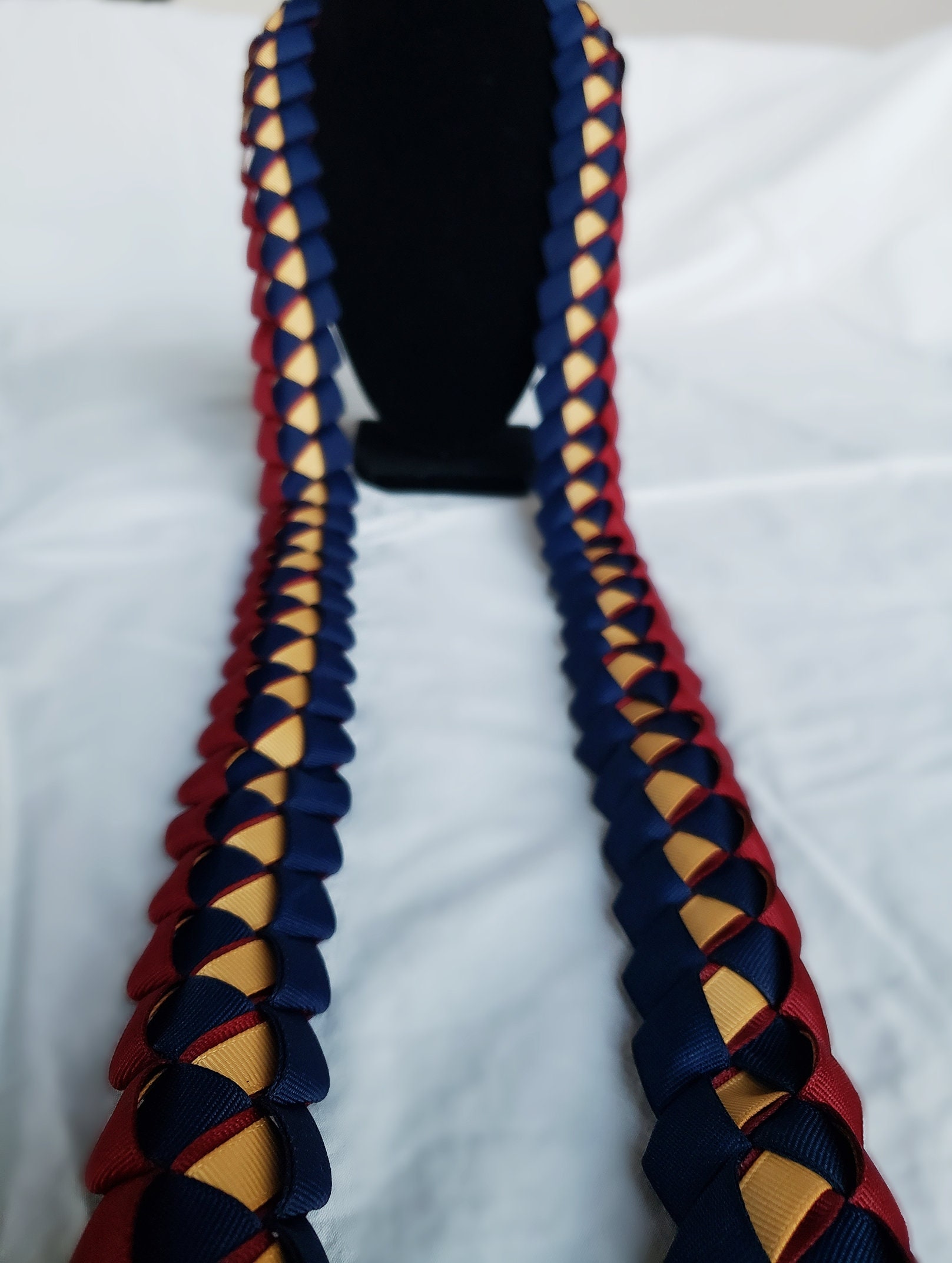 how to make graduation lei 1 1 2 inch ribbon｜TikTok Search