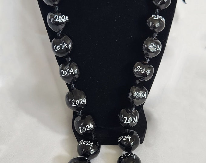 Kukui Nut Lei, Black "2025" | Graduation Gift