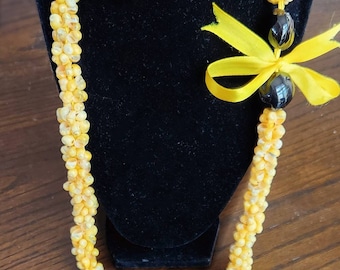 Cluster Shell Lei, Yellow | Beautiful 28" Graduation Lei