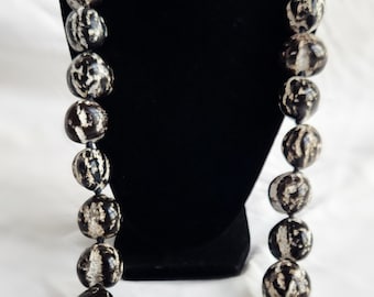 Kukui Nut Lei, Black & White | Graduation, Wedding, Funeral, Farewell | Gift