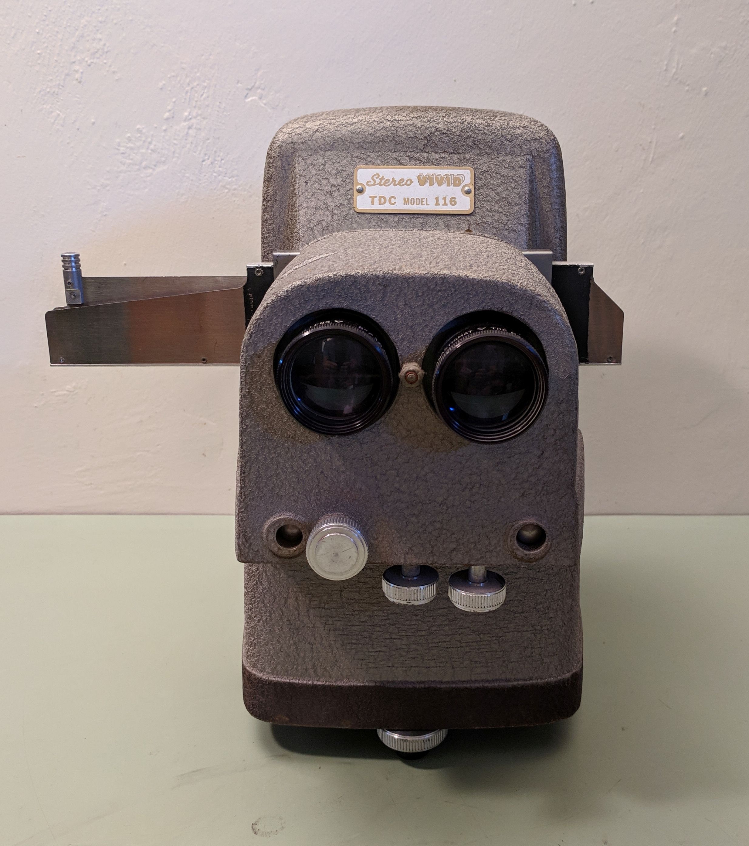 TDC Vivid 116 Stereo Slide Projector in case Etsy