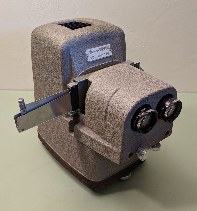 TDC Vivid 116 Stereo Slide Projector in case Etsy