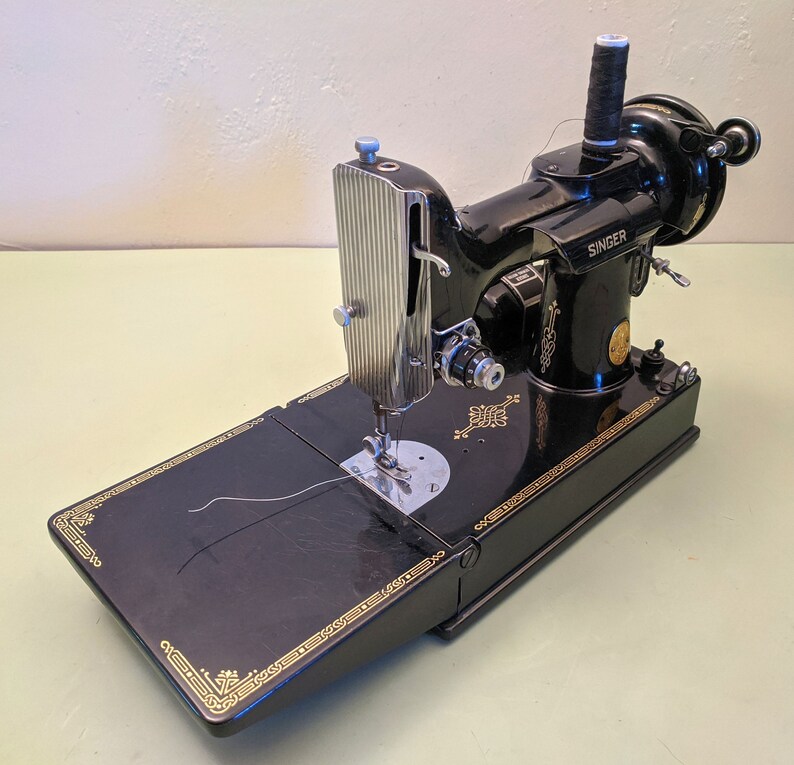 1950 Singer 221 Featherweight Sewing Machine w/Pedal and Case | Etsy