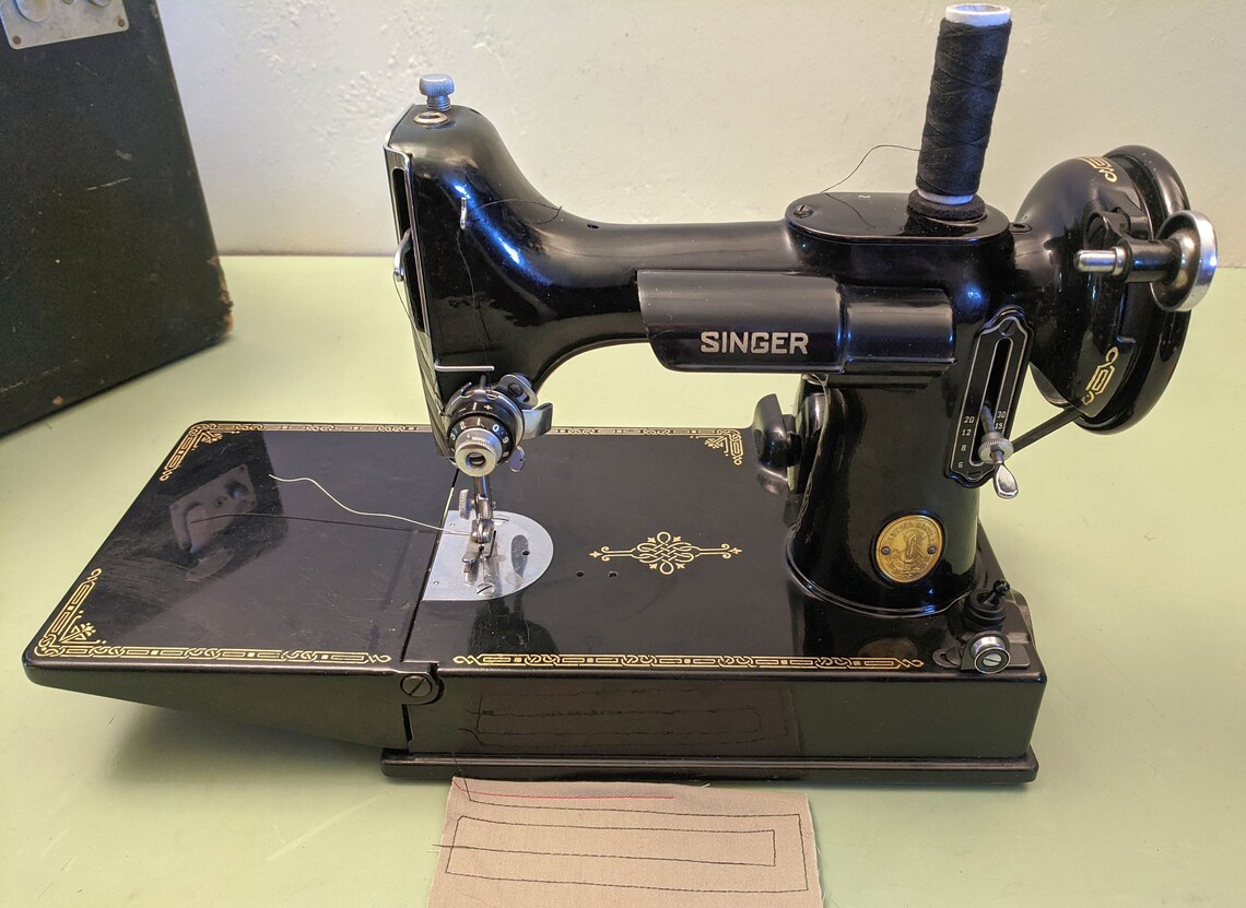 1950 Singer 221 Featherweight Sewing Machine w/Pedal and Case | Etsy