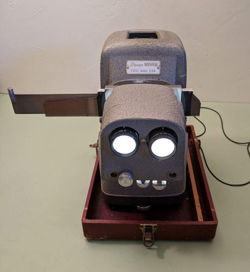 TDC Vivid 116 Stereo Slide Projector in case Etsy