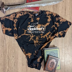 Space Applebee&#39;s tee