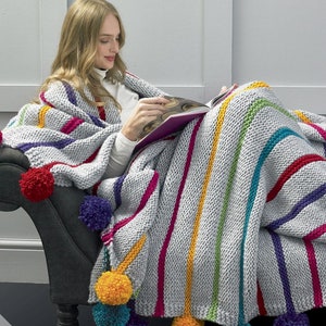 Throws/ Blankets in Knitting Pattern Top Value Super Chunky, James C Brett 844 Knitting Pattern.