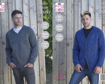 Patrón de tejido de suéter y cárdigan con cuello en V para hombre. King Cole 5307 en Big Value Super Chunky Stormy.