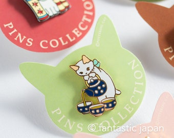 Pottering Cat hard enamel pin -Japanese tea-