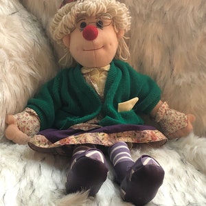 Grote comfortabele bank oma garbanzo 1997 vintage pluche 23 inch molly lunette
