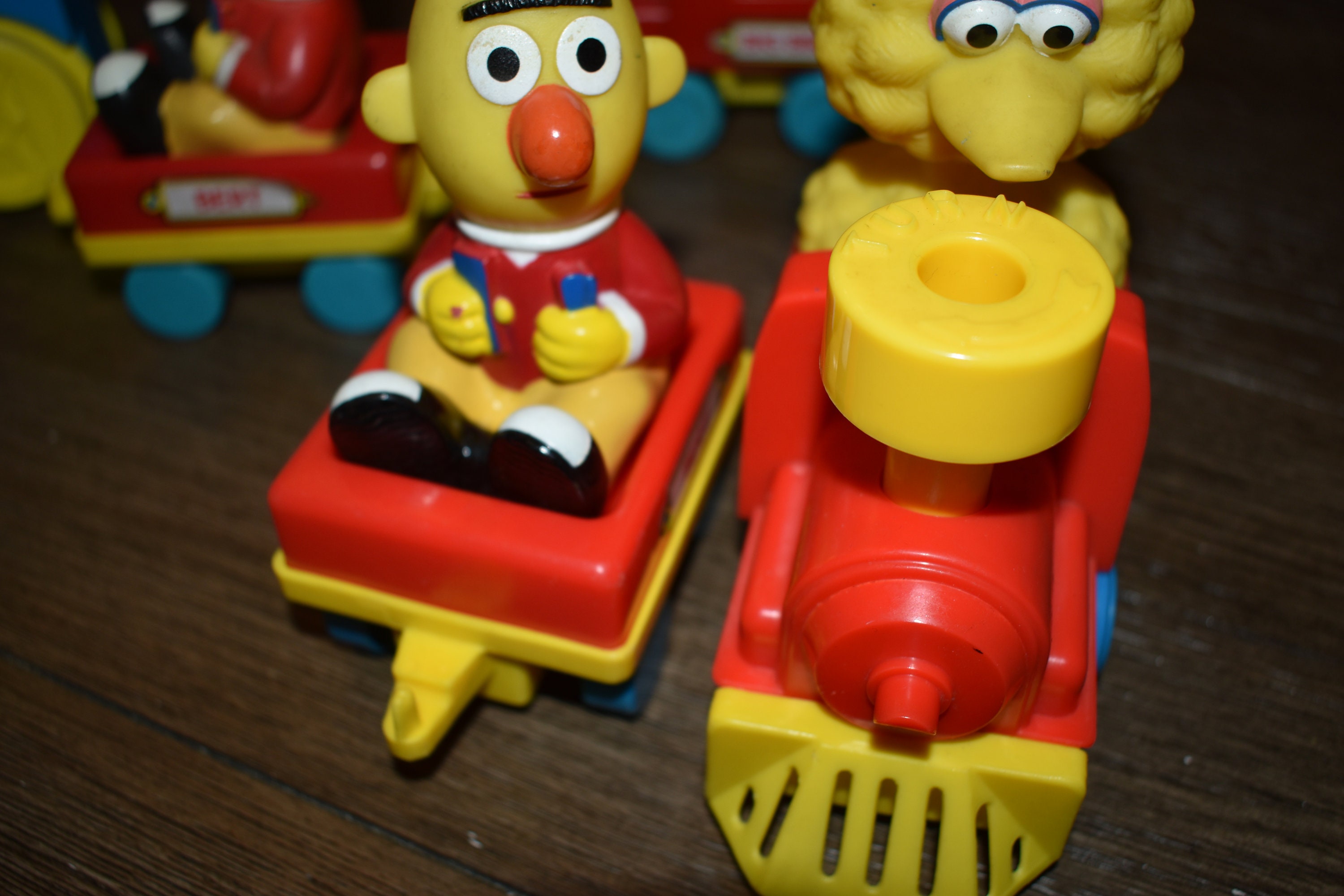 Sesame Street Big Bird Wind up Train and Bertcookie Monster - Etsy Sesame Street Big Bird Wind up Train and Bertcookie Monster - Etsy