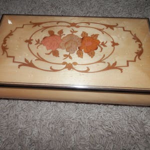 Spieluhr 1990er Jahre Schmuckdose &quot;one moment in time&quot; mit Uhr