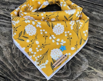 Yellow flower dog bandana  // Flower dog bandana // Yellow Dog bandana // Bohemian // Boho dog bandana// Autumn bandana // Puppy bandana //