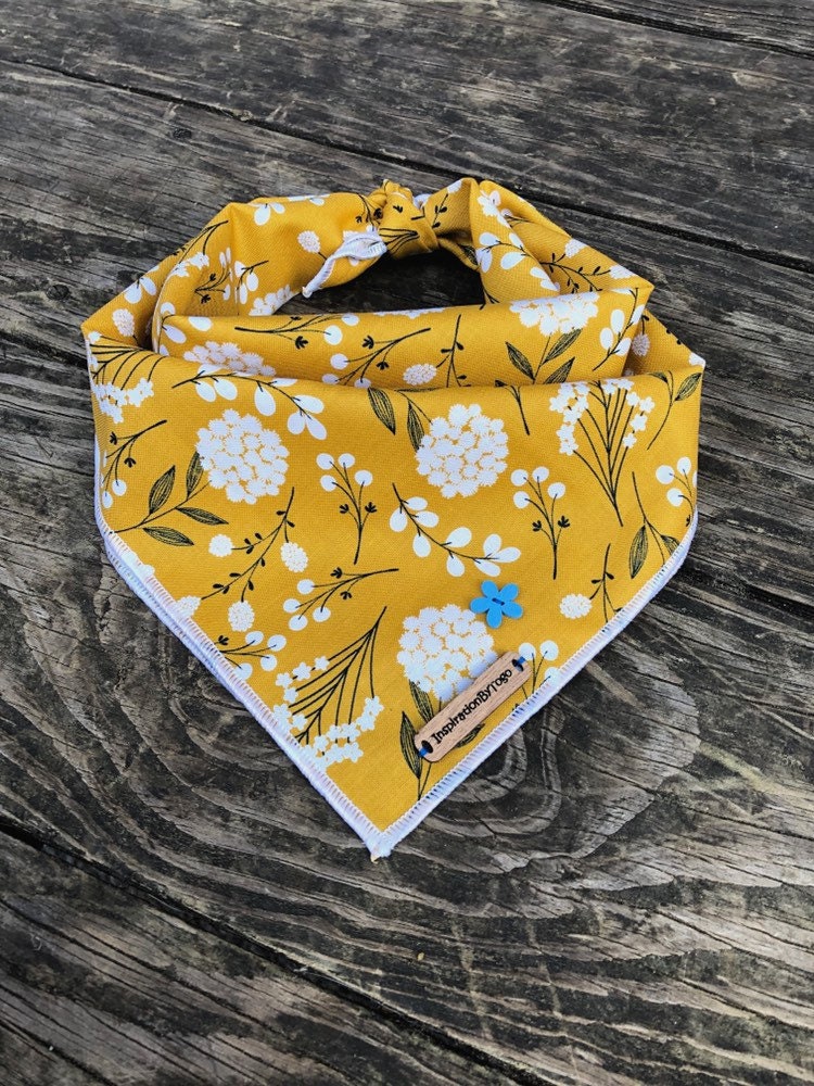 Yellow flower dog bandana  // Flower dog bandana // Yellow Dog bandan…