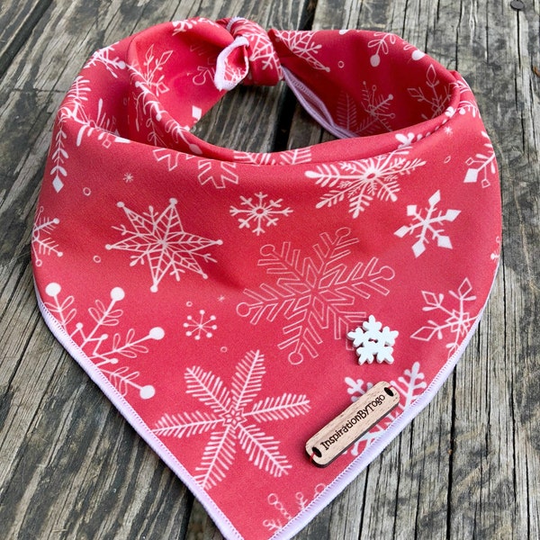 Christmas Dog bandana SNOWFLAKES //  Snowflake dog bandana // Red dog bandana // Christmas bandana // Winter bandana // Dog bandana