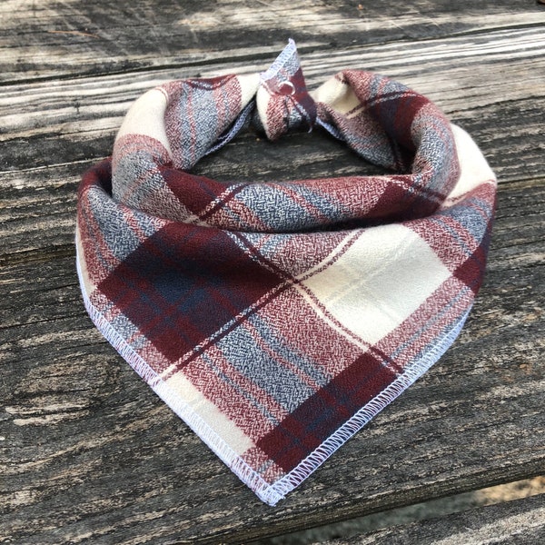 Plaid dog bandana: BURGUNDY & CREAM// Plaid dog bandana // Dog bandana / dog bandana / Puppy bandana / Winter dog bandana /Tie and Snap