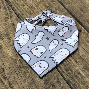 Halloween Dog bandana GRAY BOO // Ghost dog bandanas // Dog costume // Halloween // Ghost // Dog accessories // Puppy bandana