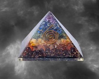 Pyramide Orgonite - 7 Chakras