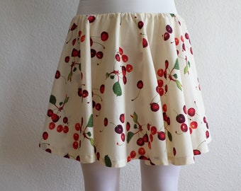 Plate skirt with cherries - creamy white