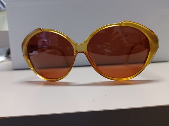Vintage Playboy Sunglasses Model 4590 - image 2