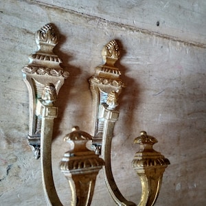 Paire d'anciens crochets en bronze style rocaille portes manteaux embrasses rideaux 1900 métal doré old tiebacks rococo 19s image 3