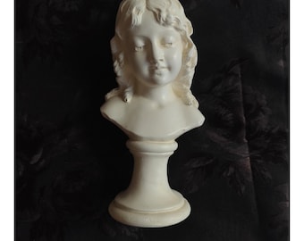 古くてみすぼらしいシックな多色石膏の少女像 - Etsy 日本