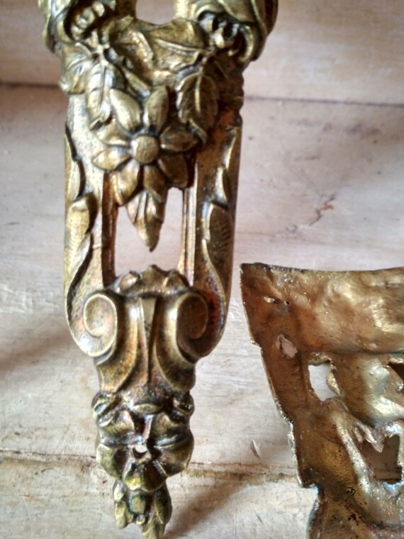 Centre de table Empire en bronze doré à décor de trois Amours - XIXe siècle - N.107908