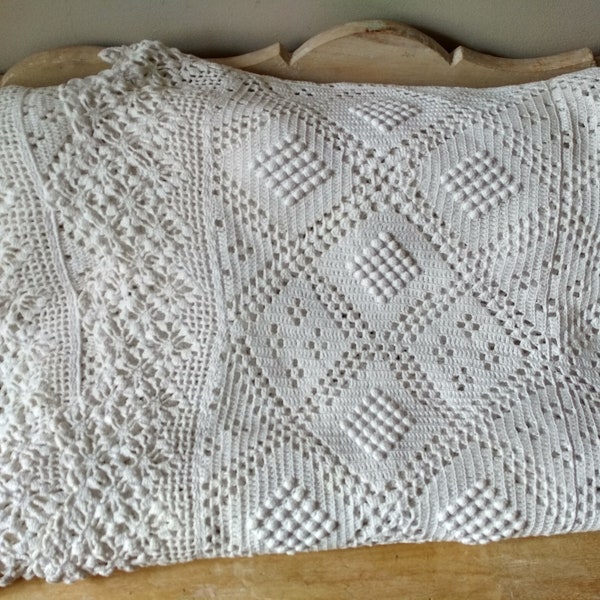 Dessus de lit en coton blanc , Ancien jeté de lit en crochet , couvre lit coton blanc, jeté de canapé