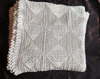 White cotton bedspread, vintage crocheted bedspread, white cotton bedspread, sofa throw