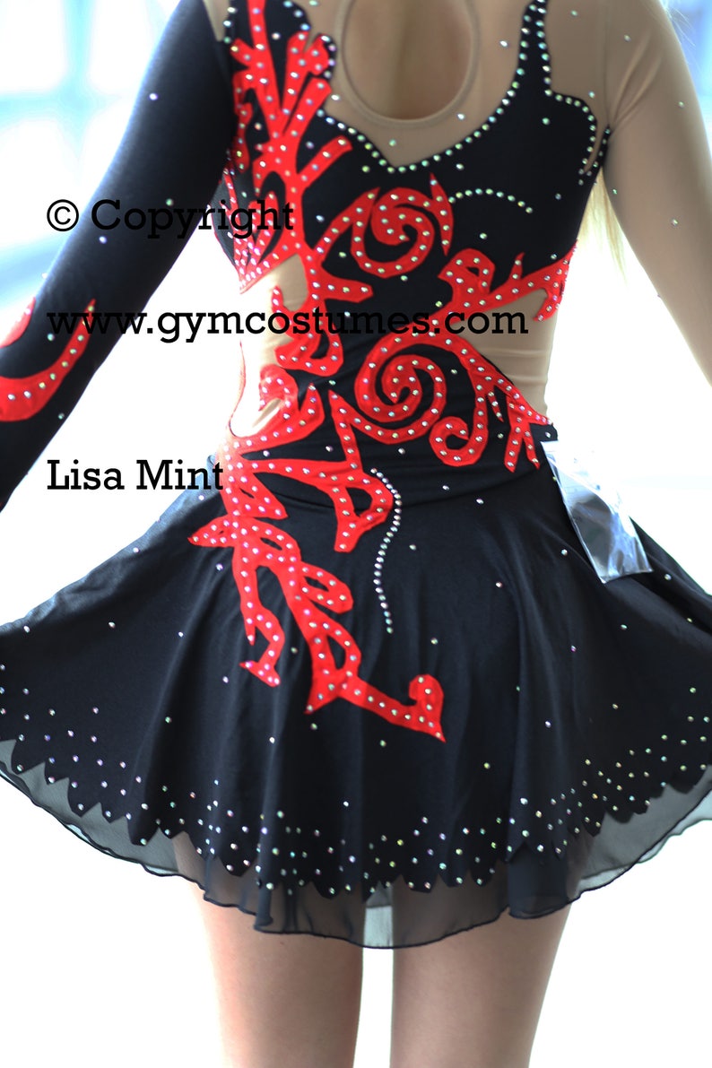 Robe Patinage Artistique Fille Pailletée – Costume Danse Sur Glace Avec Strass Scintillants, Bretelles, Design Élégant Et Fluide Pour Compétition Ou Spectacle