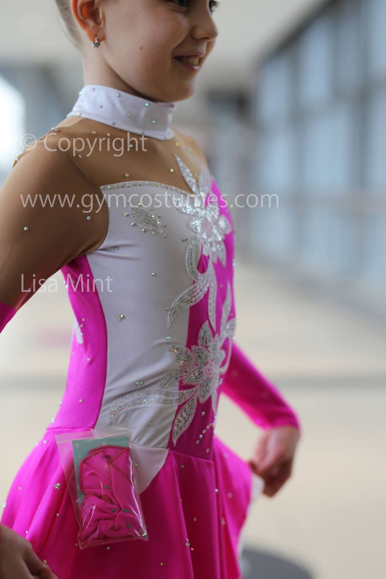 Twirling, roller skating dress show dance Acrobatic Rock/'n/'Roll Masterclass * *  figure skating dress