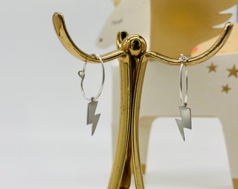 Örhängen i sterlingsilver med blixtnedslag