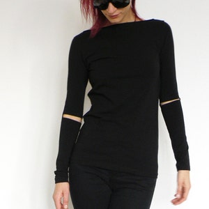 Minimalistische zwarte jersey damestop, sexy top, feesttop, avant-garde dames-T-shirt met lange mouwen